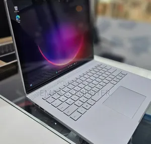New Laptop Microsoft Surface Book 3 16GB Intel Core i7 SSD 256GB
