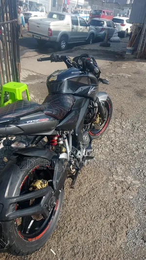 Bajaj Pulsar 220 F 2018 Black