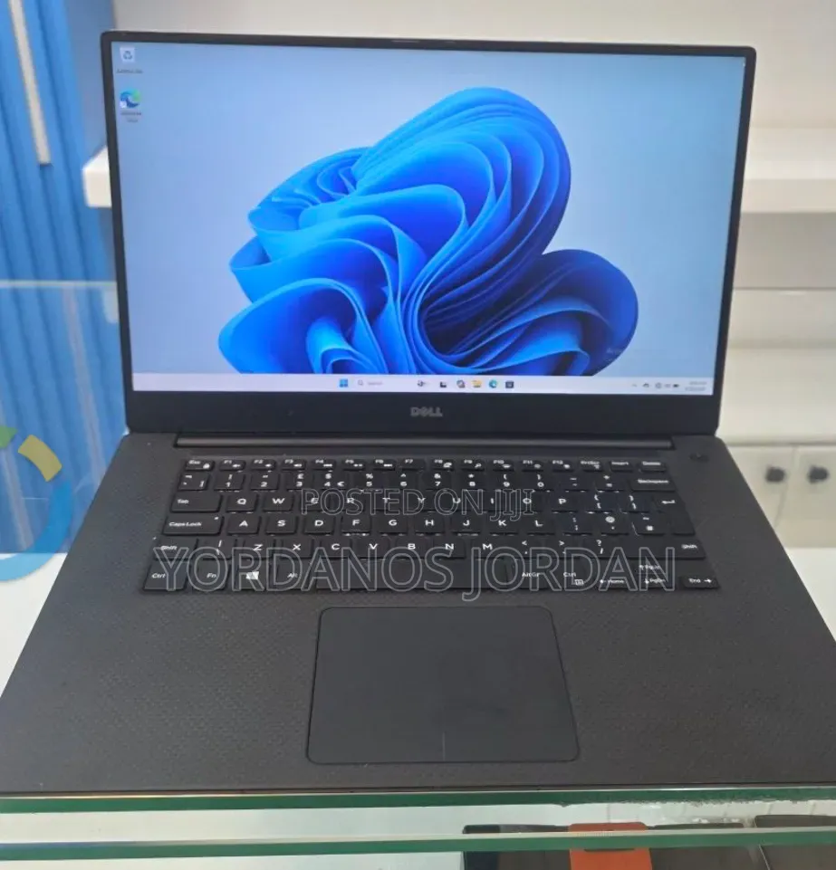 New Laptop Dell Precision 15 3551 16GB Intel Core i7 SSD 512GB