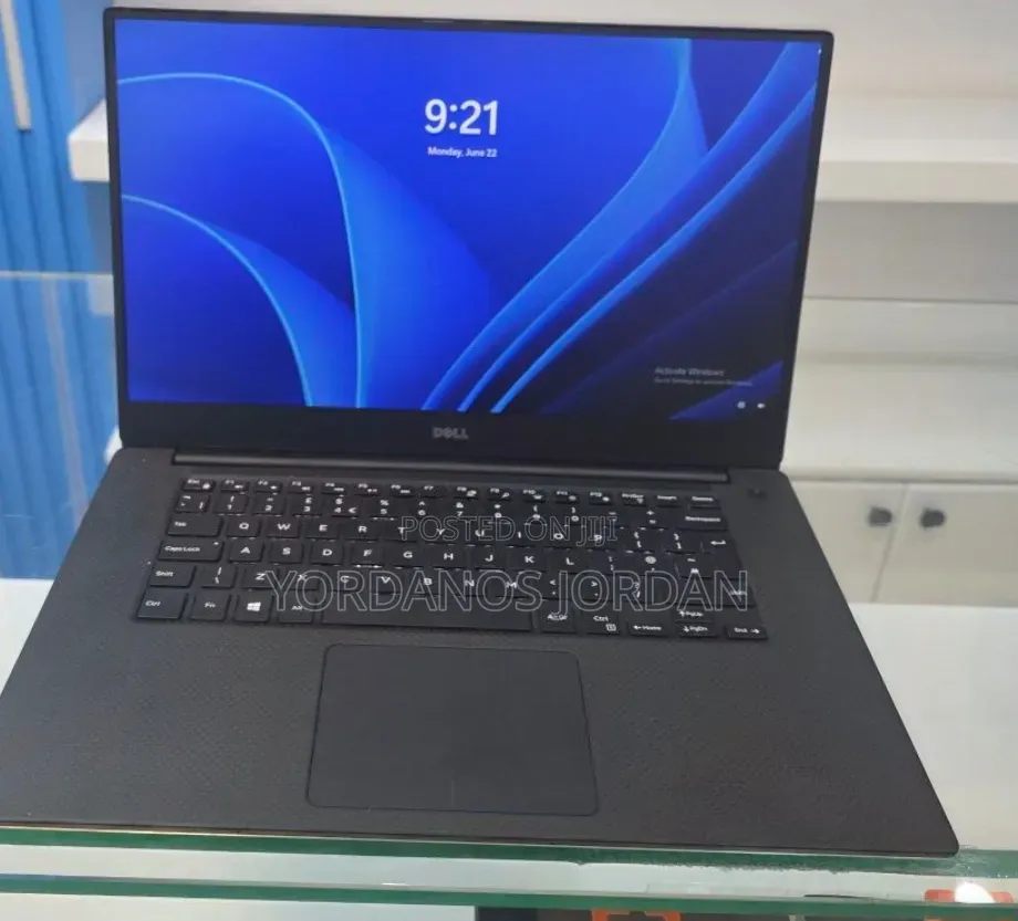 New Laptop Dell Precision 15 3551 16GB Intel Core i7 SSD 512GB