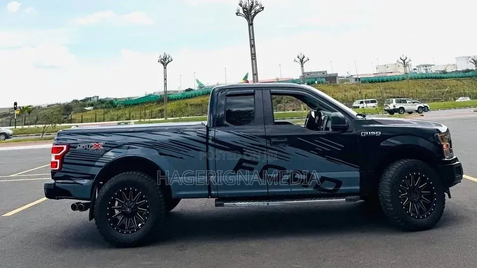 Ford F-150 2020 Black