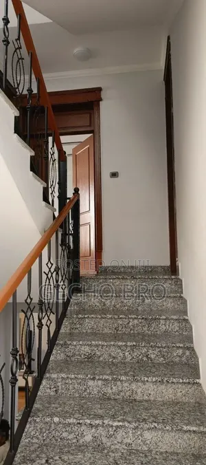 Furnished 7bdrm House in Bole for sale