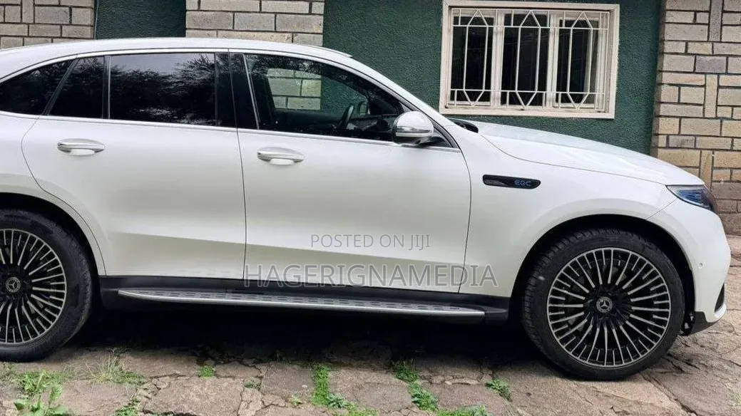 Mercedes-Benz EQC EQC400 4MATIC 2022 White