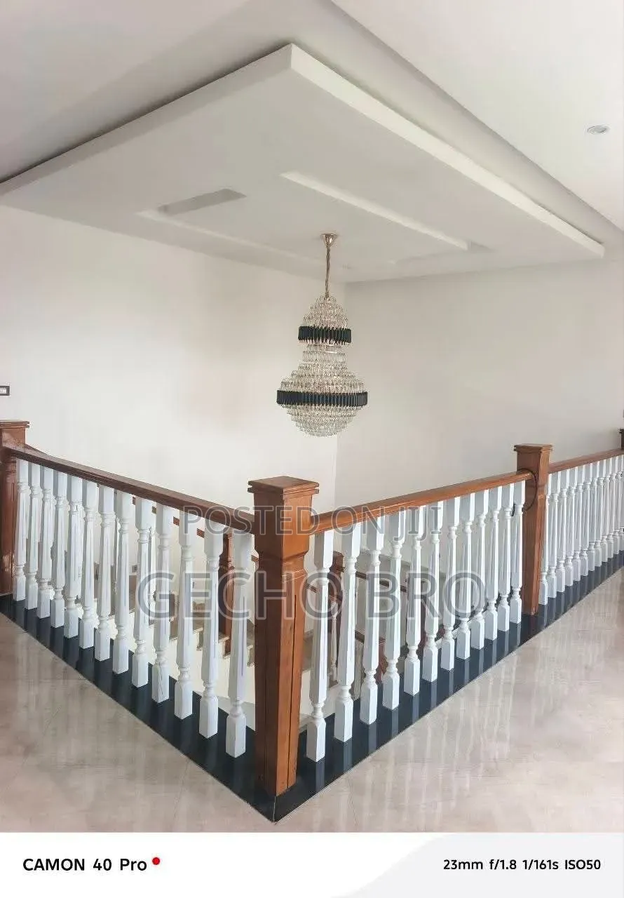 Furnished 7bdrm House in Bole for sale