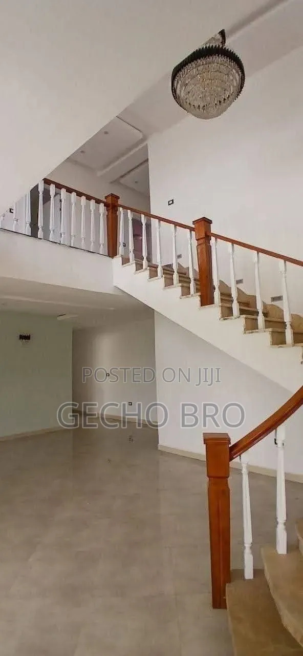 Furnished 7bdrm House in Bole for sale