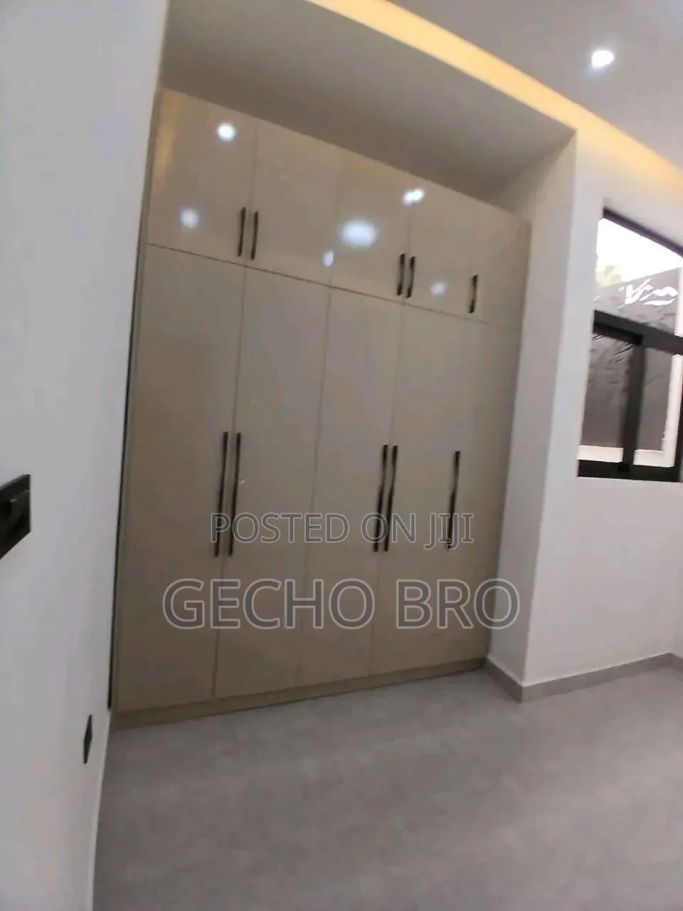 Furnished 3bdrm Villa in Bole for sale