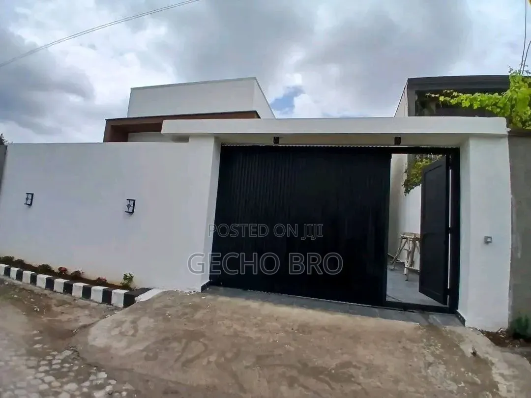 Furnished 3bdrm Villa in Bole for sale