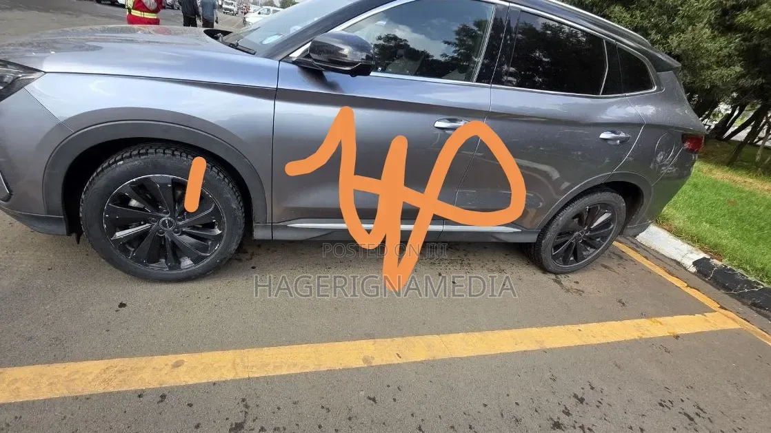 BYD Song Plus DM-i 2024 Gray