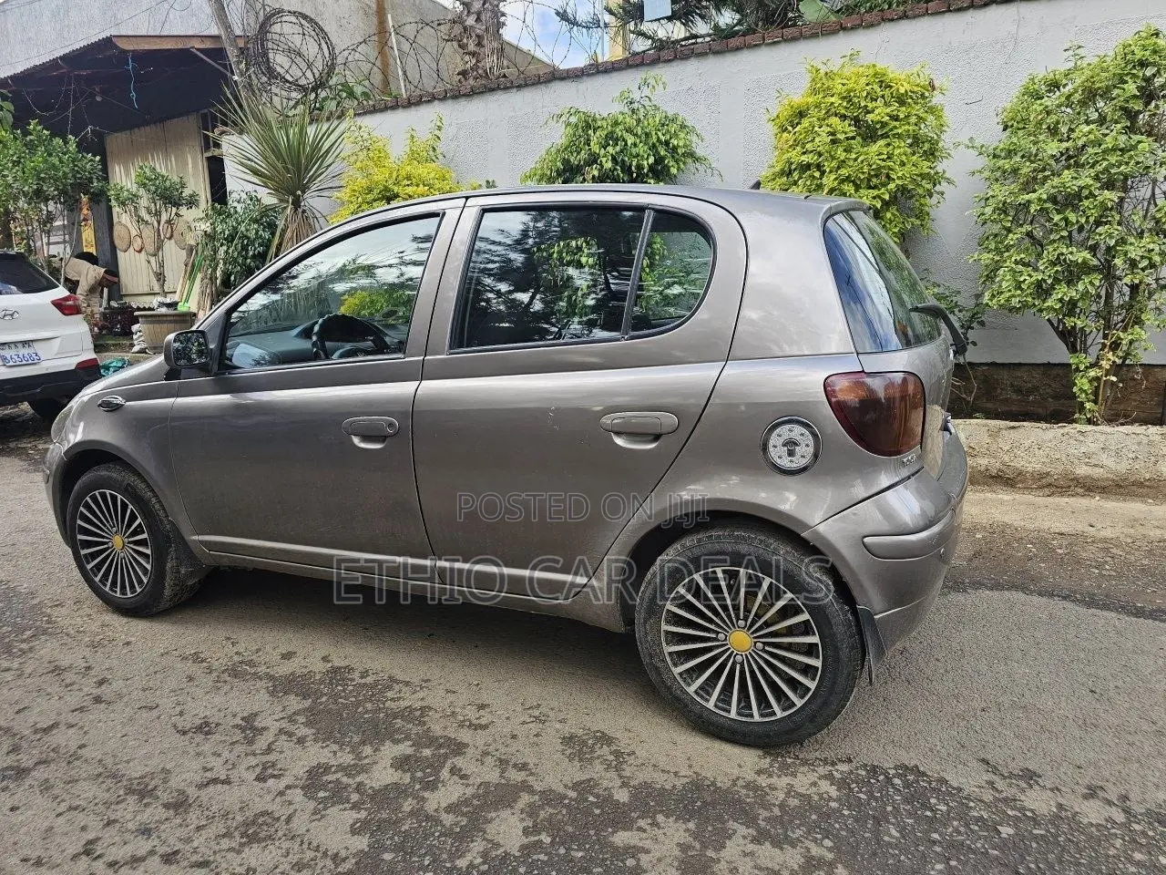 Toyota Vitz 2004 Gray