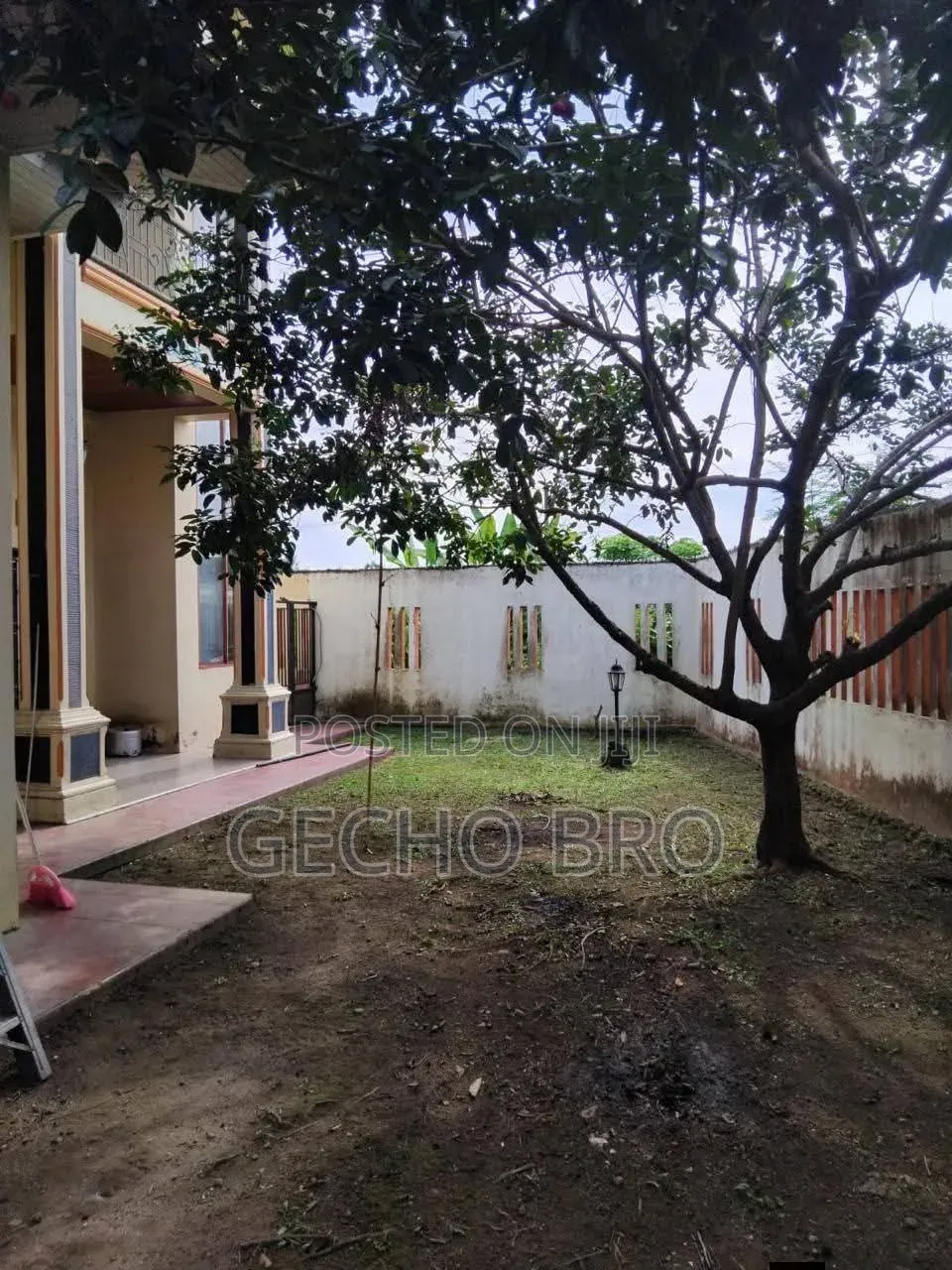 Furnished 7bdrm House in Bole for sale