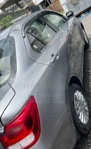 Suzuki Dzire 2022 Silver