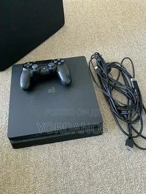 Playstation 4 Slim