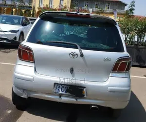 Toyota Vitz 1.0 FWD 5dr 2004 Silver