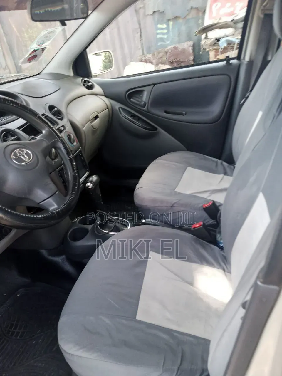 Toyota Vitz 1.0 FWD 5dr 2004 Silver