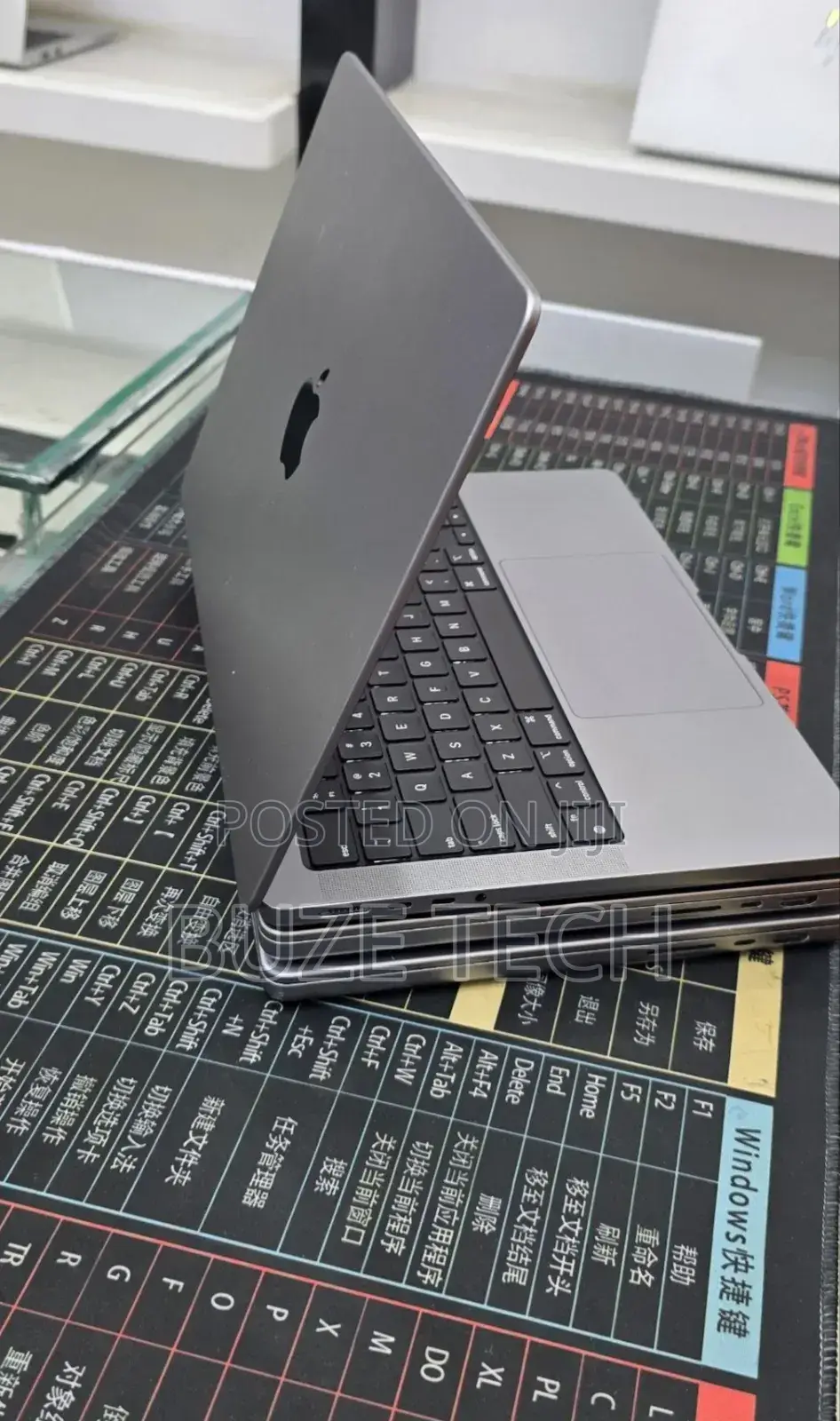 New Laptop Apple MacBook Pro 2021 M1 32GB Apple M1 Pro SSD 512GB