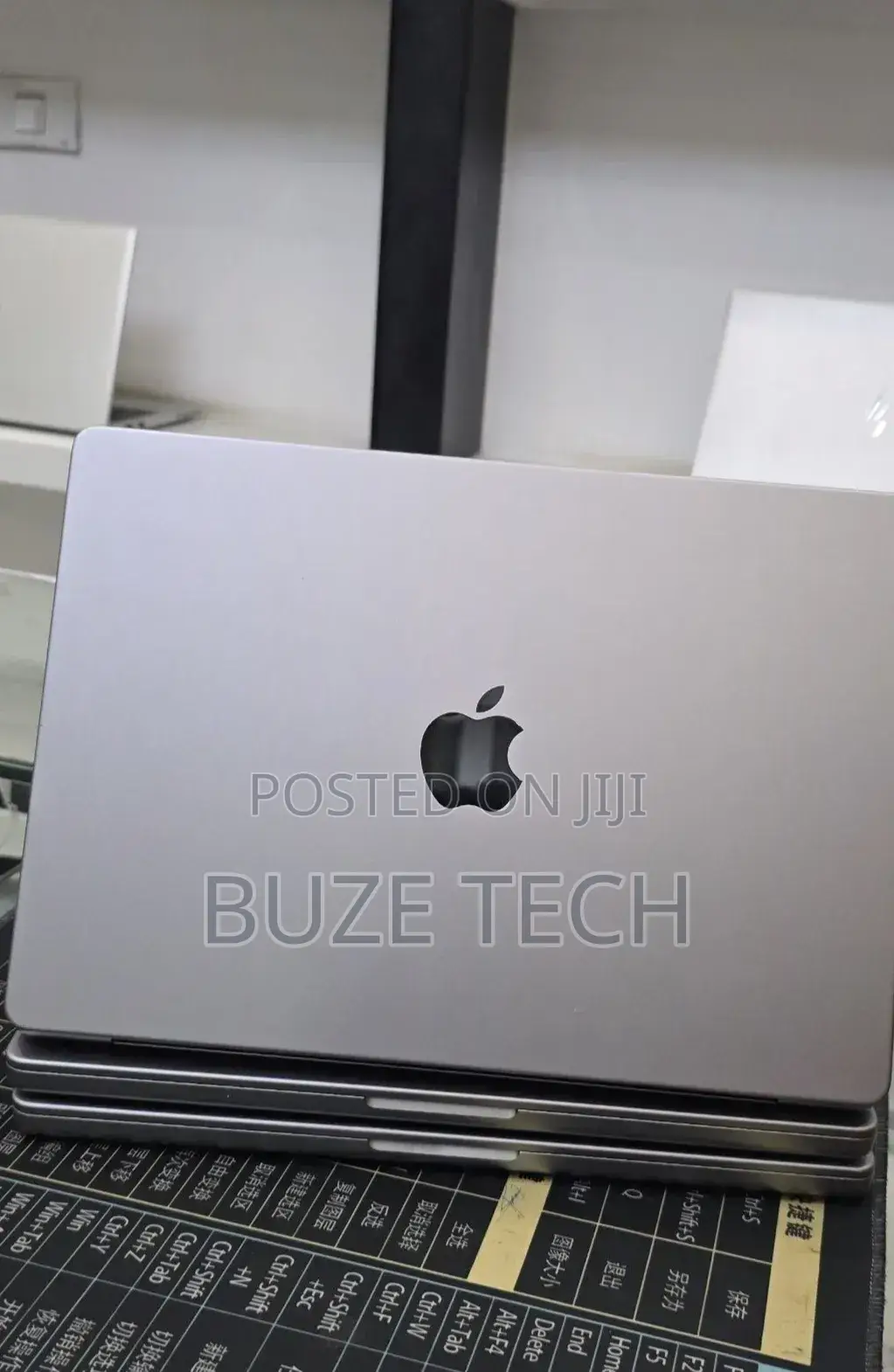 New Laptop Apple MacBook Pro 2021 M1 32GB Apple M1 Pro SSD 512GB