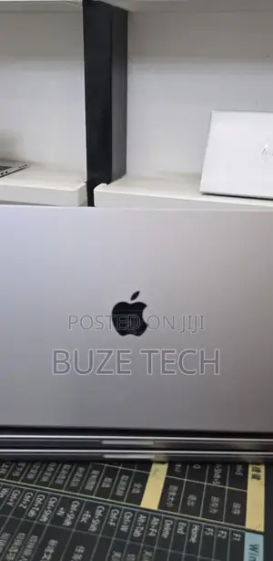New Laptop Apple MacBook Pro 2021 M1 32GB Apple M1 Pro SSD 512GB