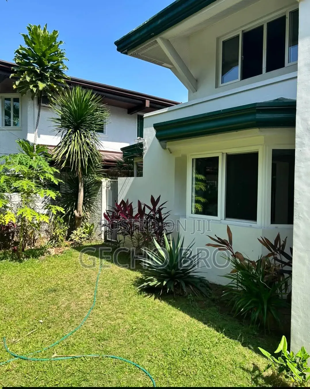 Furnished 8bdrm House in Bole for sale