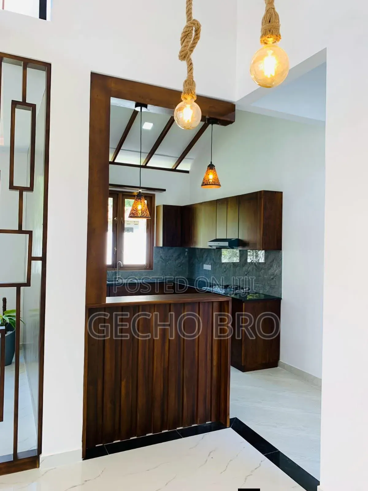 Furnished 8bdrm House in Bole for sale