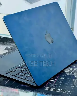 New Laptop Apple MacBook Air 2022 M2 16GB Apple M2 SSD 512GB