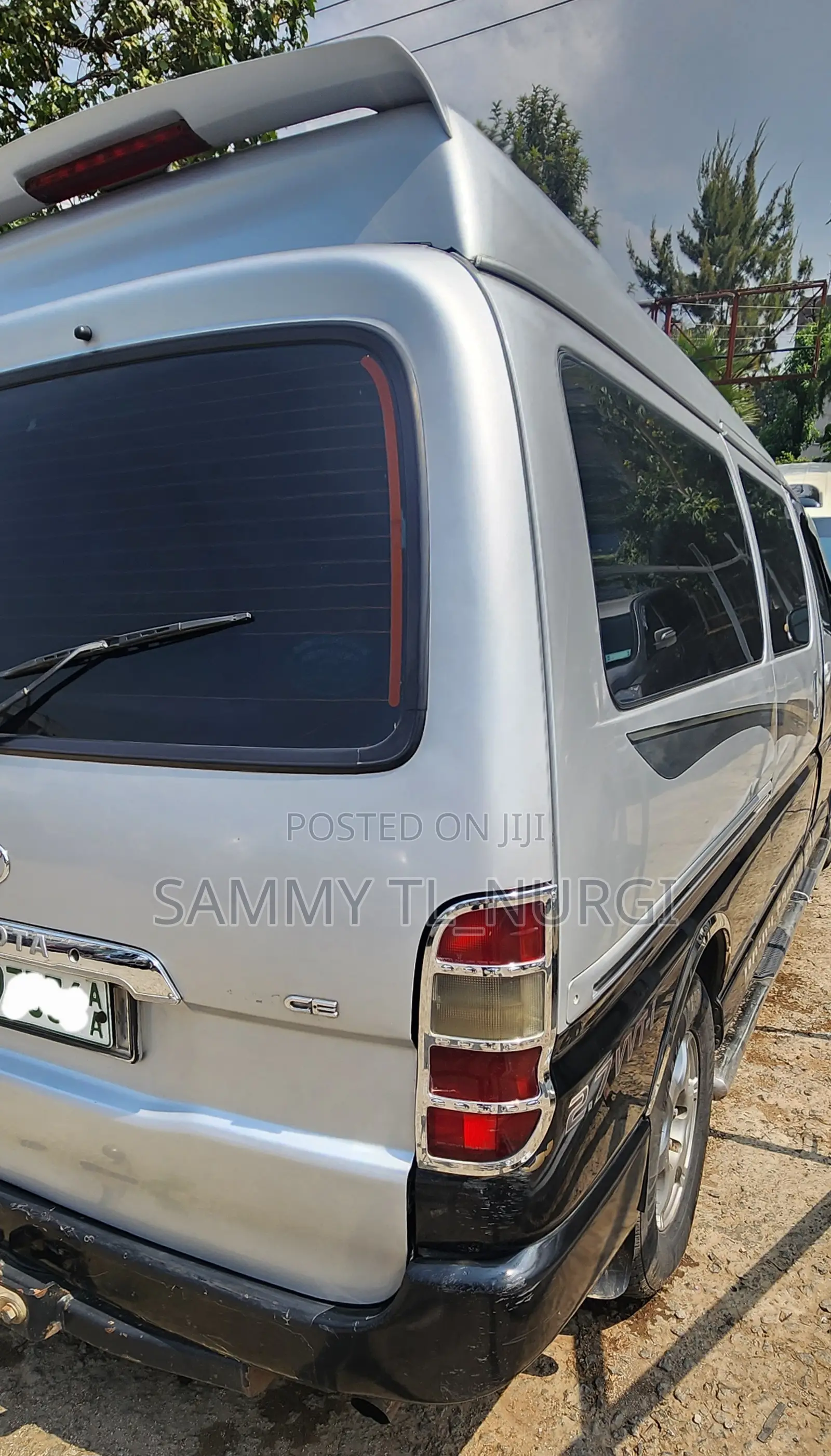 Toyota HiAce 2011 Grey