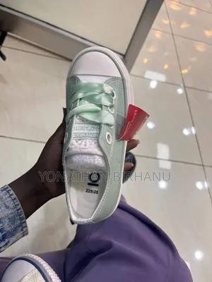 Women's Shoe