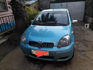 Toyota Vitz 2002 Blue