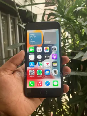 Apple iPhone 7 32 GB Black