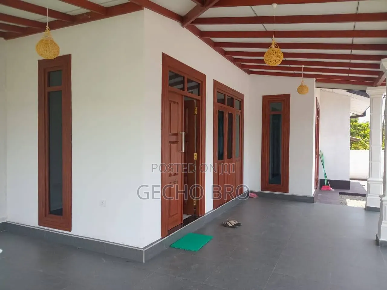 Furnished 4bdrm Villa in Bole for sale