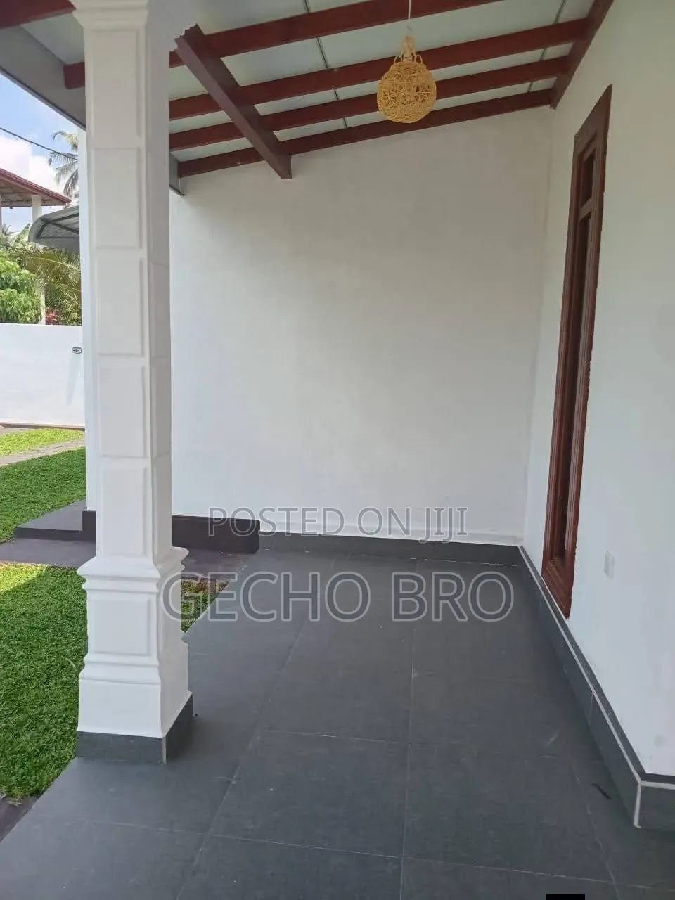 Furnished 4bdrm Villa in Bole for sale