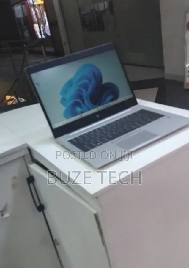 New Laptop HP EliteBook 830 G5 8GB Intel Core i5 SSD 512GB