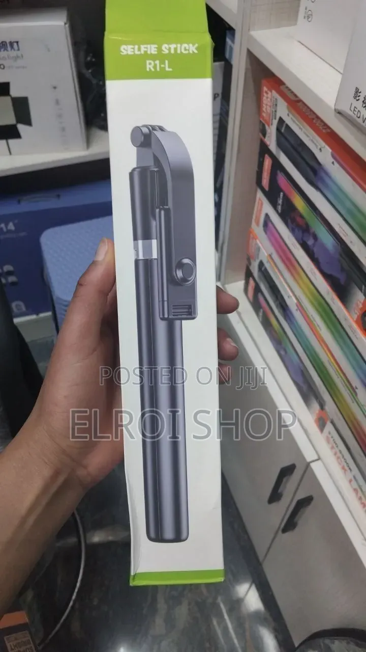 R1-L 3-in-1 Selfie Stick and Tripod