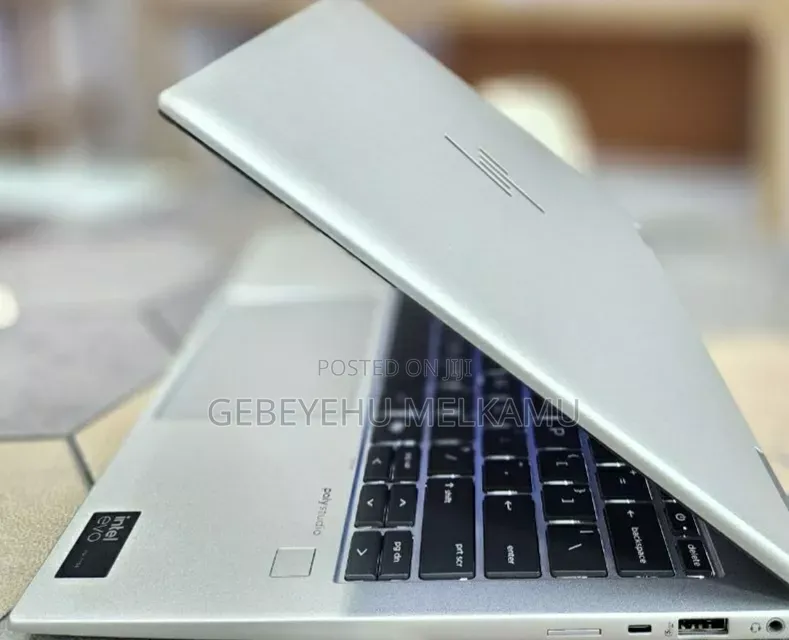 New Laptop HP Elitebook 830 G11 16GB Intel Core Ultra 7 SSD 512GB