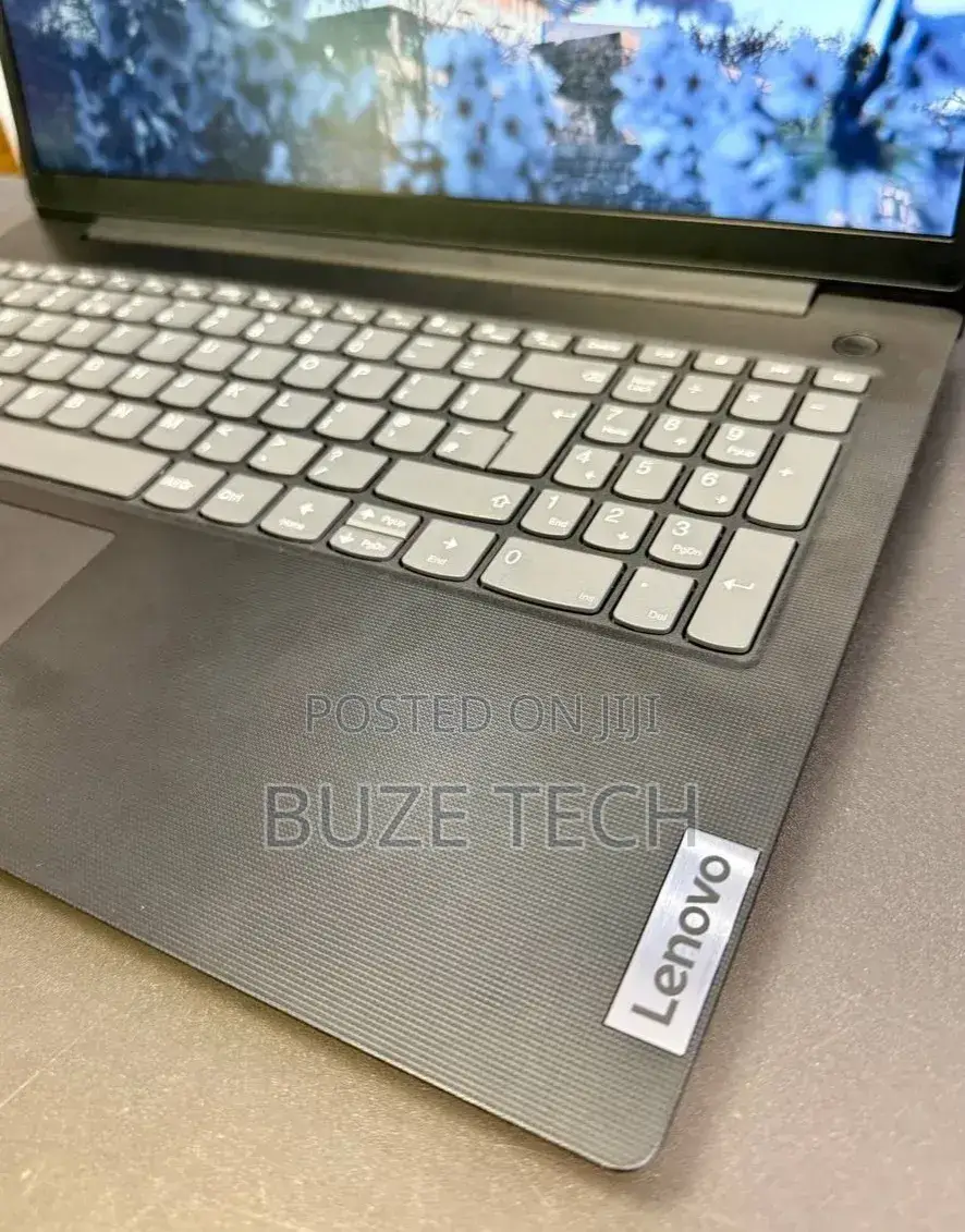 New Laptop Lenovo 12GB Intel Core i5 SSD 512GB