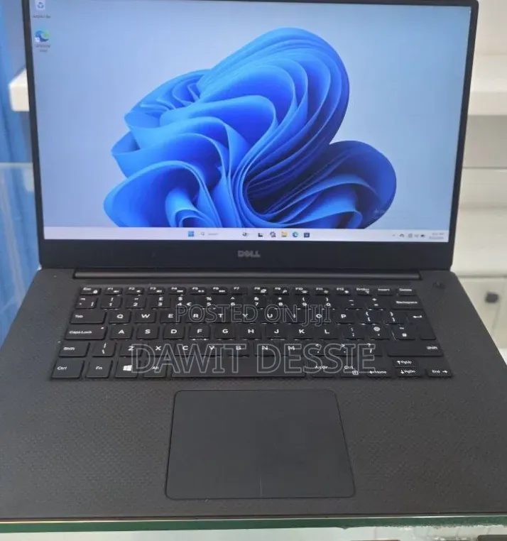 New Laptop Dell 16GB Intel Core i7 SSD 512GB