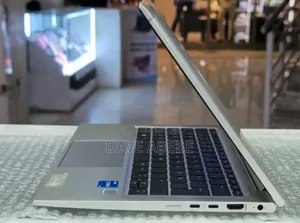 New Laptop HP EliteBook 830 G8 16GB Intel Core i5 SSD 512GB