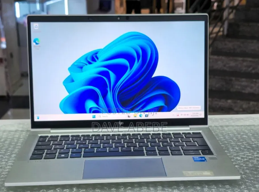New Laptop HP EliteBook 830 G8 16GB Intel Core i5 SSD 512GB