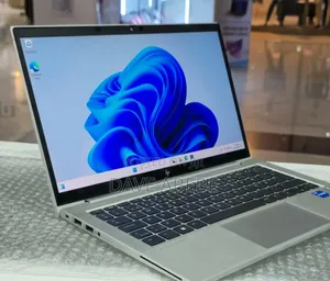 New Laptop HP EliteBook 830 G8 16GB Intel Core i5 SSD 512GB