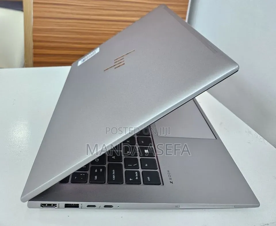 New Laptop HP ZBook Firefly 14 G10 16GB Intel Core i7 SSD 512GB