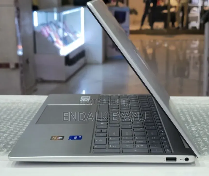 New Laptop HP 16GB Intel Core i7 SSD 1T