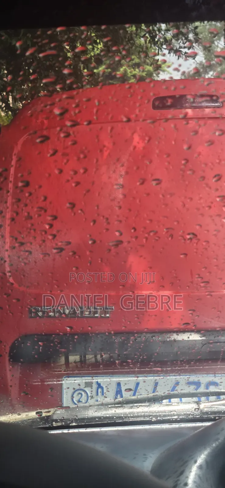 Renault Logan 2010 Red