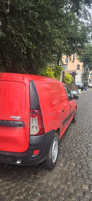 Renault Logan 2010 Red