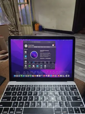 New Laptop Apple MacBook 2016 8GB Apple M3 SSD 256GB