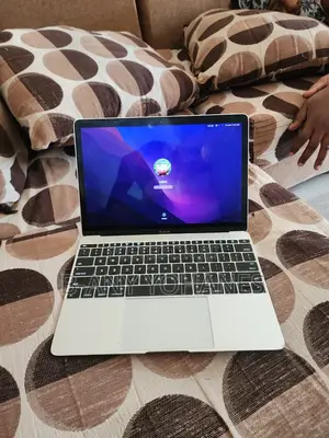 New Laptop Apple MacBook 2016 8GB Apple M3 SSD 256GB