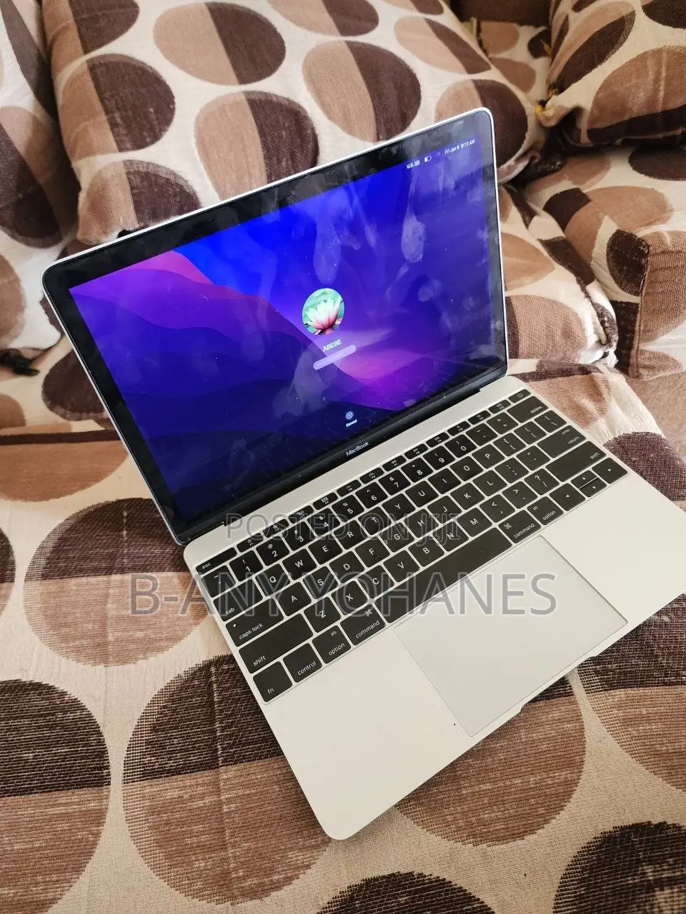 New Laptop Apple MacBook 2016 8GB Apple M3 SSD 256GB