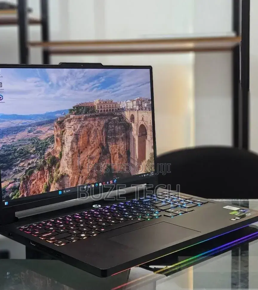 New Laptop Lenovo Legion Pro 7 32GB Intel Core Ultra 9 SSD 1T