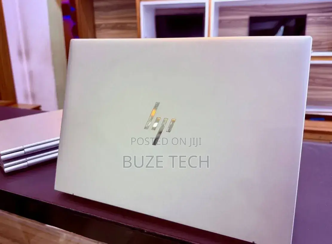 New Laptop HP EliteBook 840 G10 8GB Intel Core i7 SSD 1T