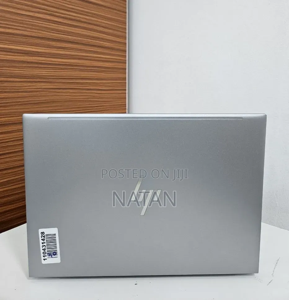 New Laptop HP ZBook Firefly G8 16GB Intel Core i7 SSD 512GB