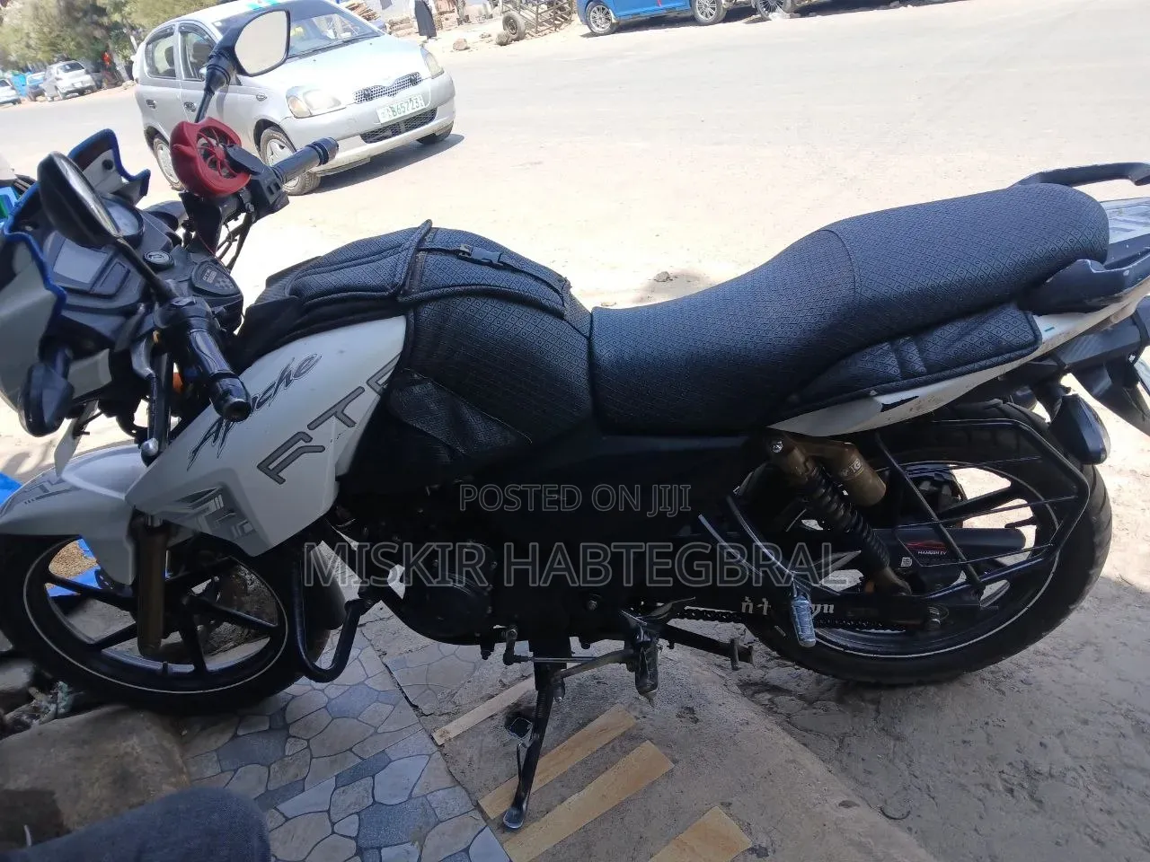 TVS Apache 180 RTR 2018 White