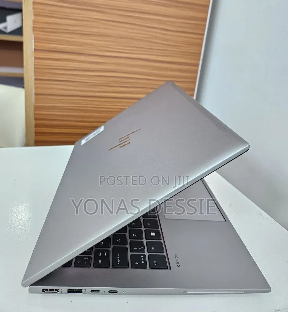 New Laptop HP EliteBook 840 G8 16GB Intel Core i5 SSD 512GB